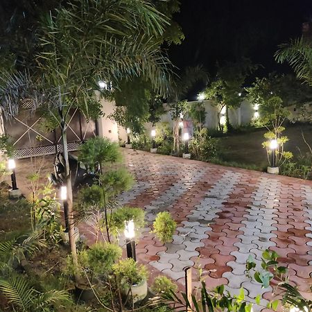 Willa Gc Farms Ayodhya Zewnętrze zdjęcie